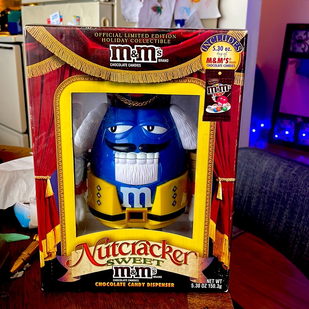 Official Limited Edition Holiday Collectible M&M’s Chocolate dispenser